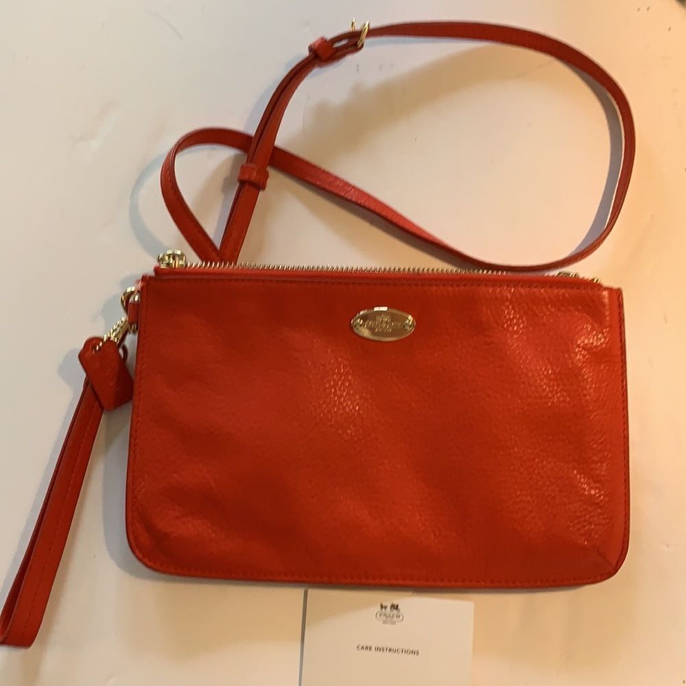 Coach Pebbled cardinal leather crossbody bag - Picture 2 of 10
